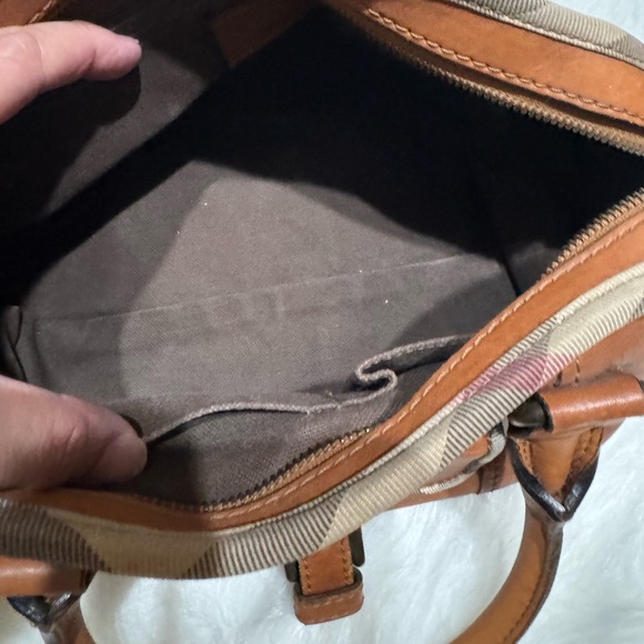 Burberry Vintage Tan Leather Women's Bag - Picture 8 of 13